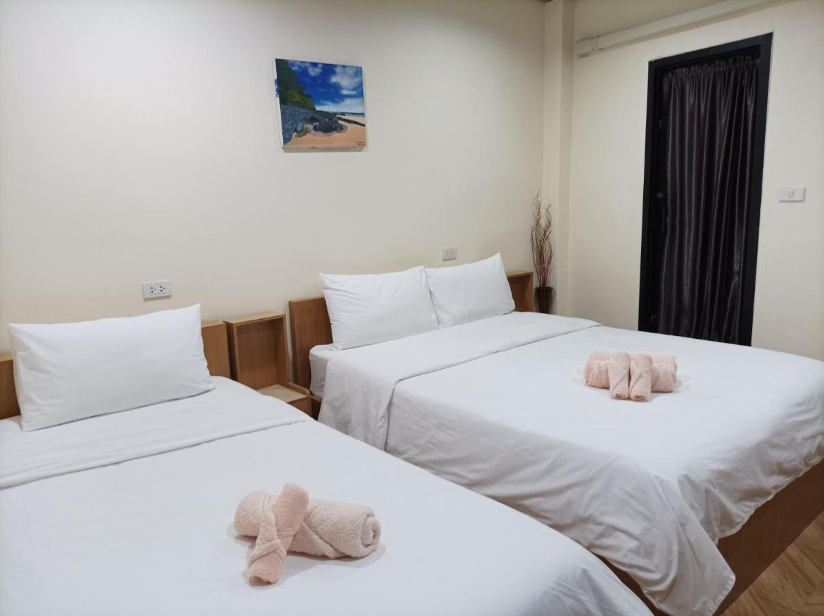 Double D Rooms & Cafe Bangkok Esterno foto
