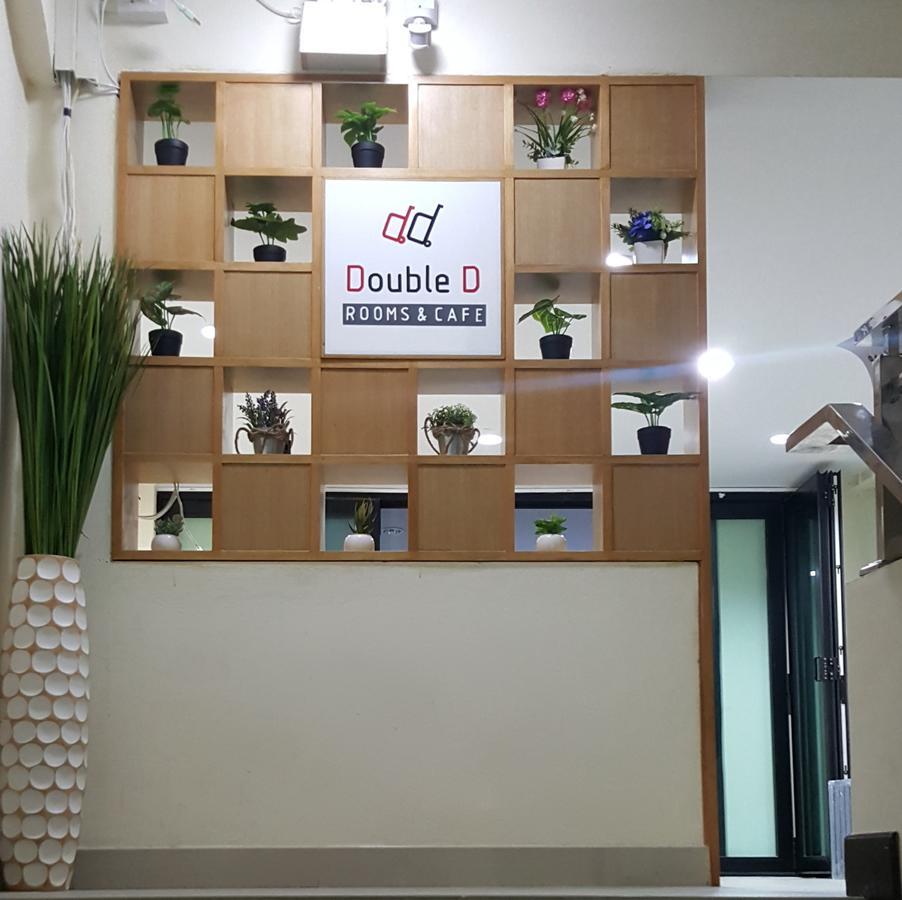 Double D Rooms & Cafe Bangkok Esterno foto