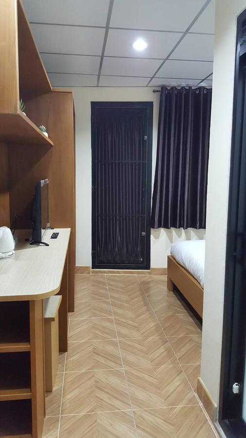 Double D Rooms & Cafe Bangkok Esterno foto