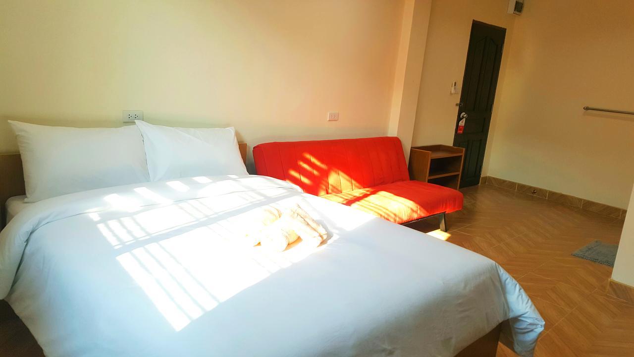 Double D Rooms & Cafe Bangkok Esterno foto